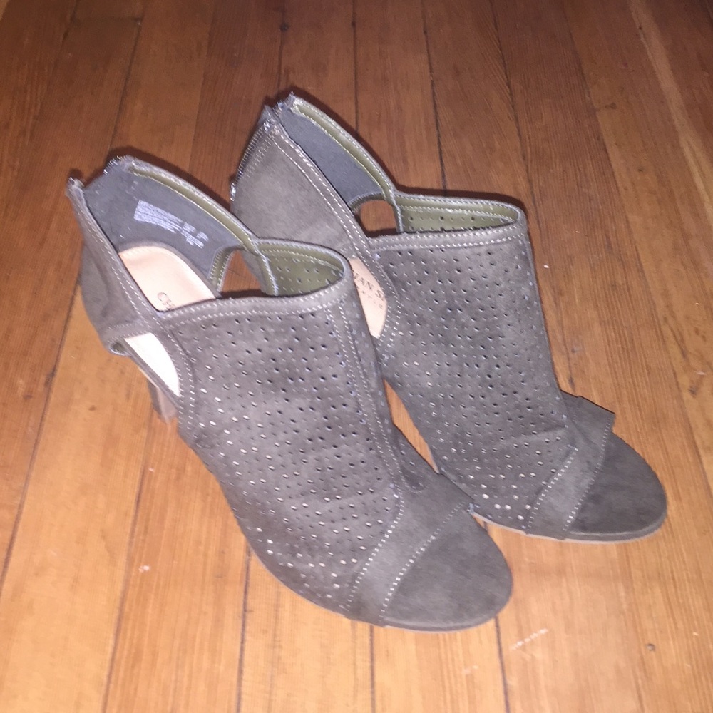 Christian siriano olive green peep toe heels